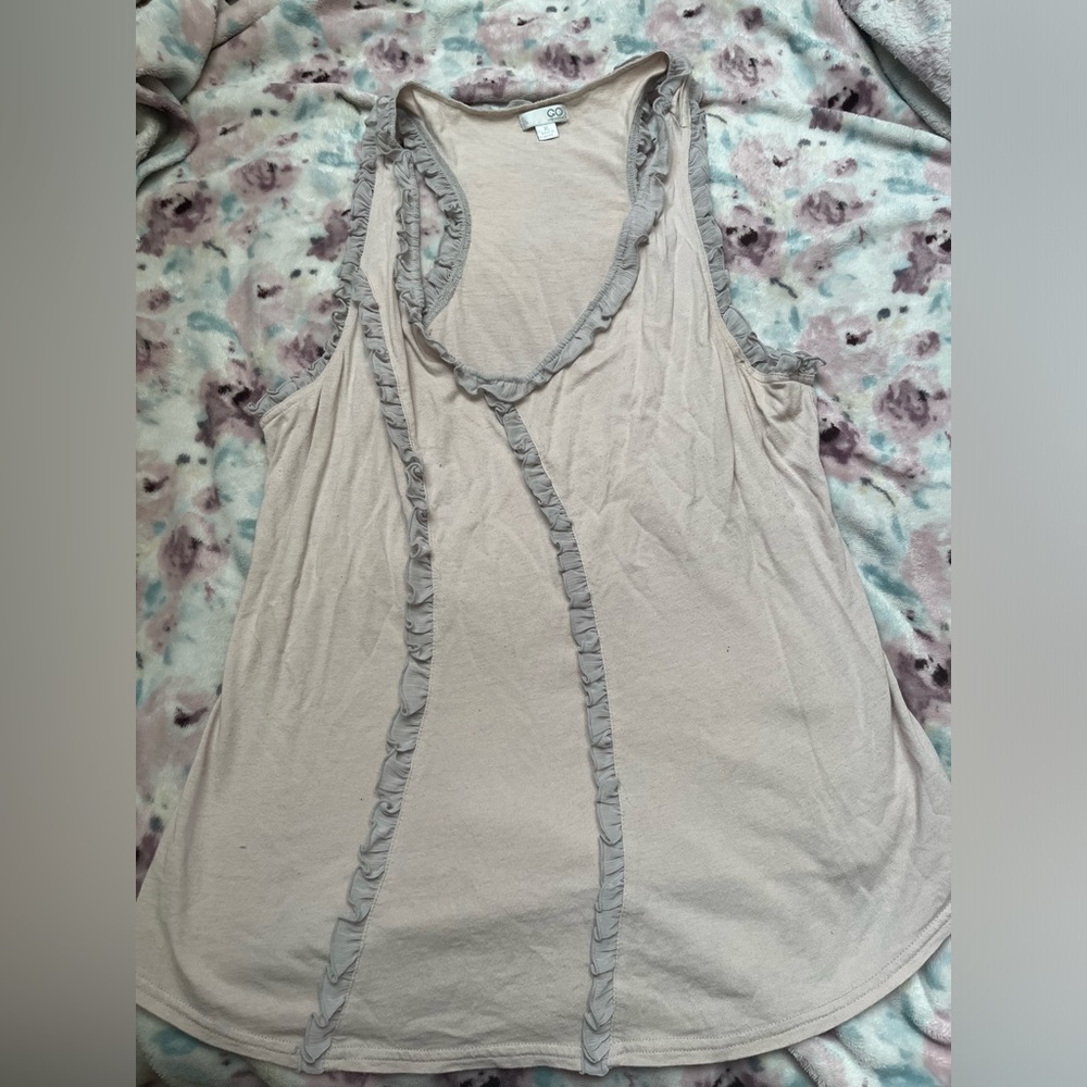 Go International ruffle tank top. Light gray. Size XL.